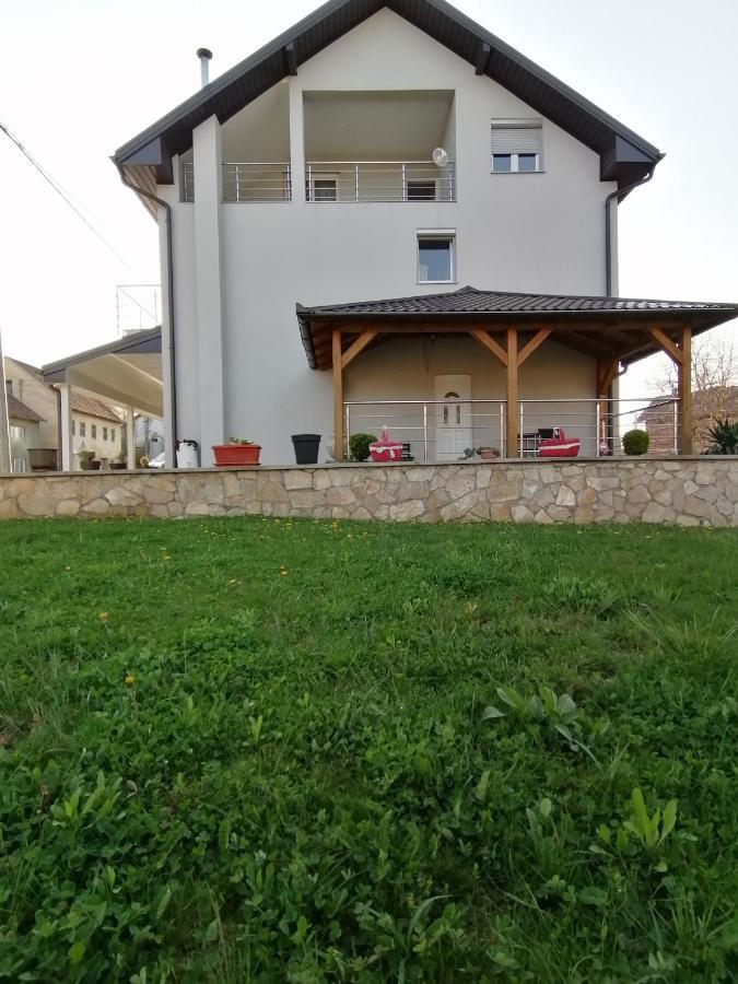Guest House Mylan Licko Petrovo Selo المظهر الخارجي الصورة